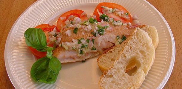 Gerookte forelfilet met basilicumvinaigrette