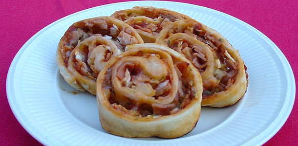 Pizzarondje met ham en ananas