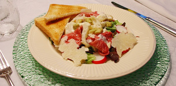 Salade met asperge en rosbief